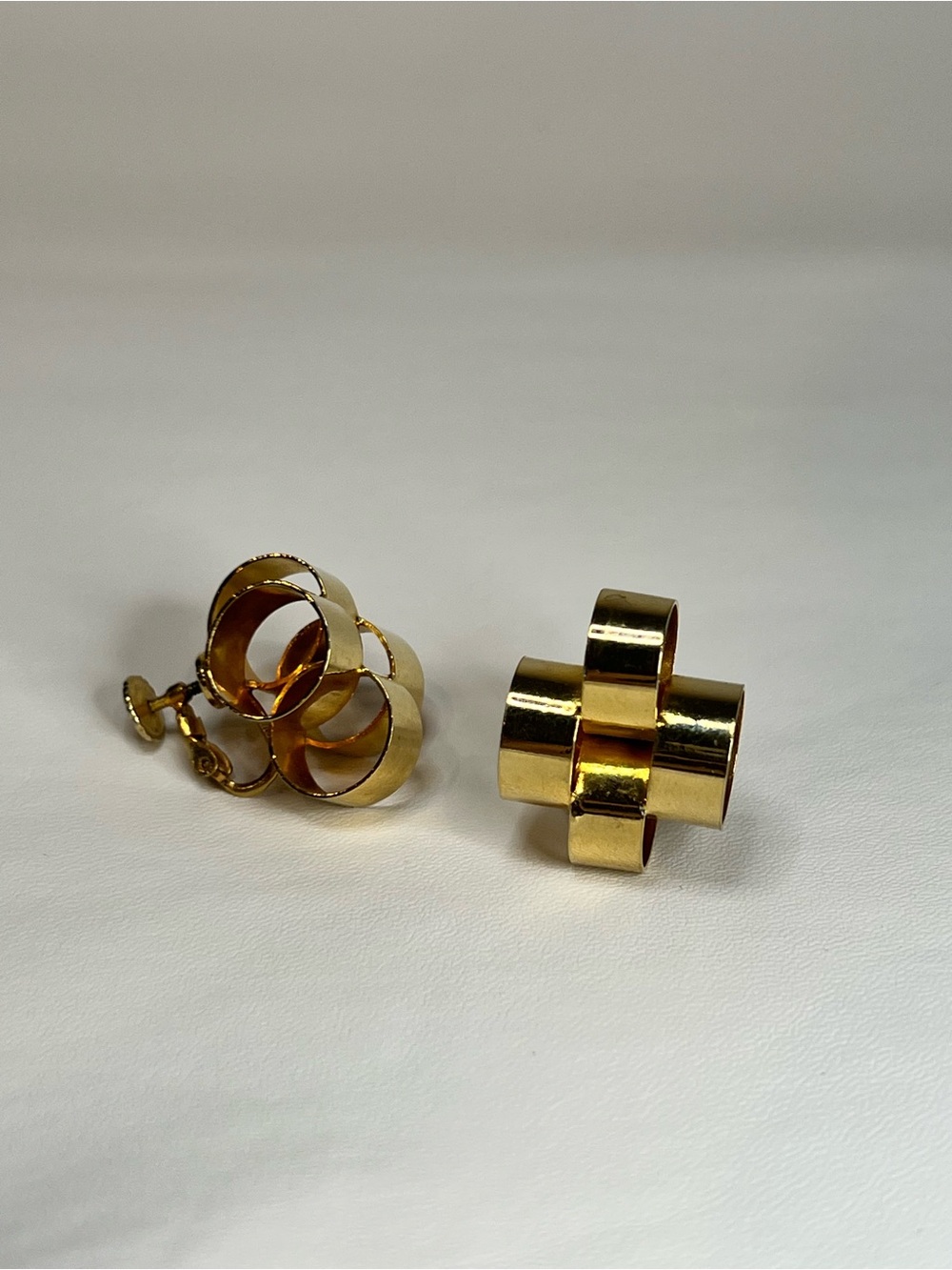 Vintage 1980’s Accessocraft NYC signed screwback clip on tubular hoop earrings